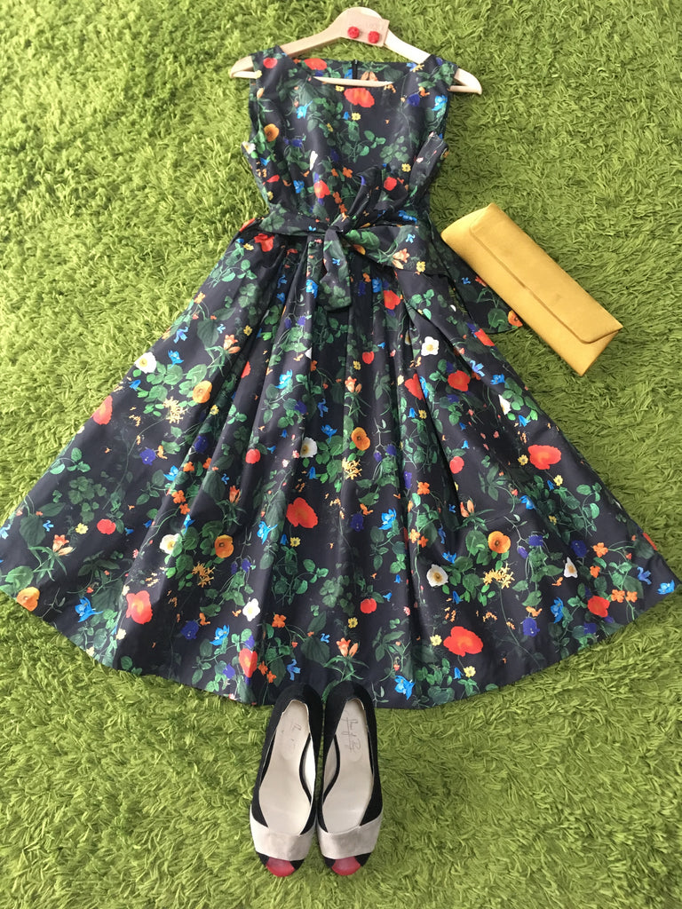 王道フィット＆フレアのワンピース　Fit & flare dress