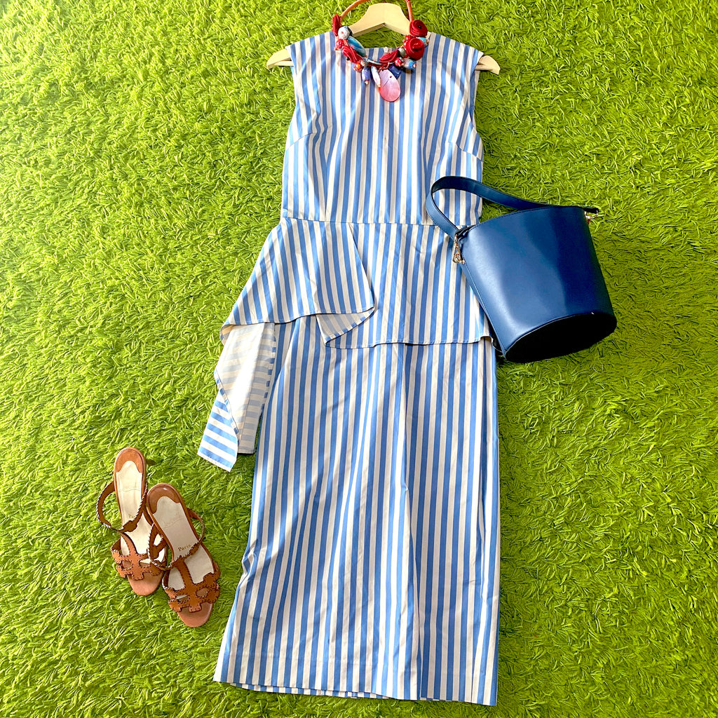 水色とベージュのストライプで変形ペプラムワンピース  Deformed peplum dress with light blue and beige stripes