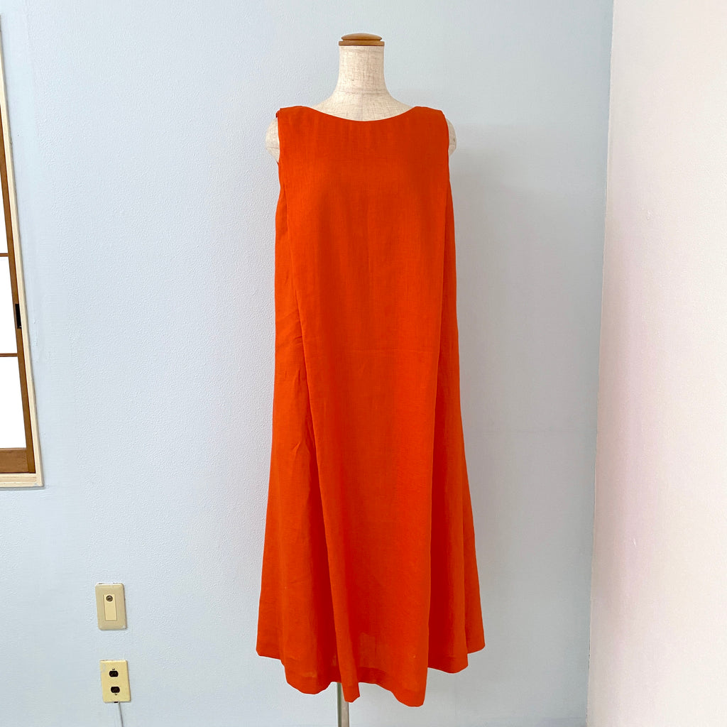 オレンジの麻ワンピース。夏。 Orange linen dress. summer.