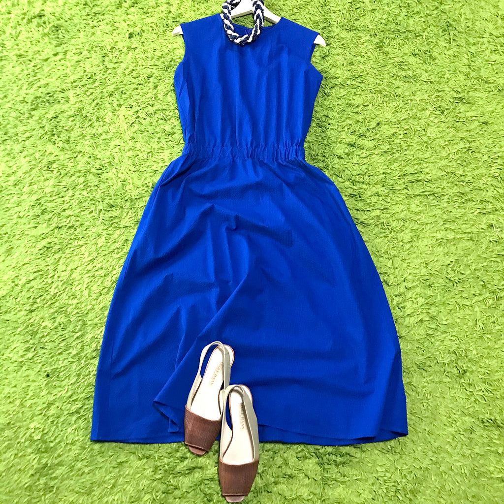 ロイヤルブルーのコットンサッカー生地のワンピース　Royal blue cotton soccer fabric dress